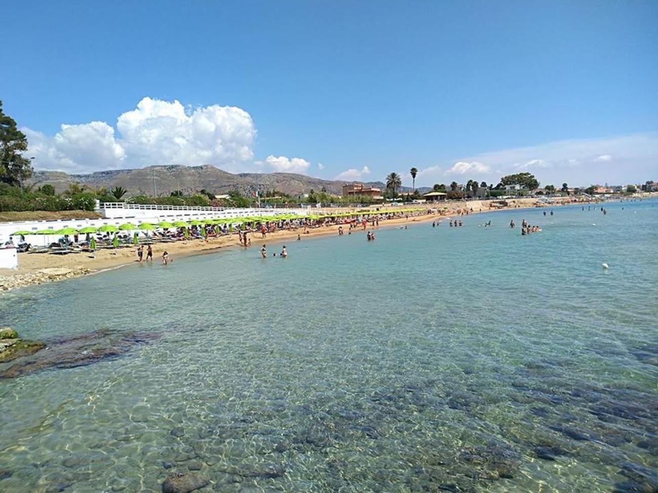 הוילה אבולה Casa Vacanze Robinson מראה חיצוני תמונה
