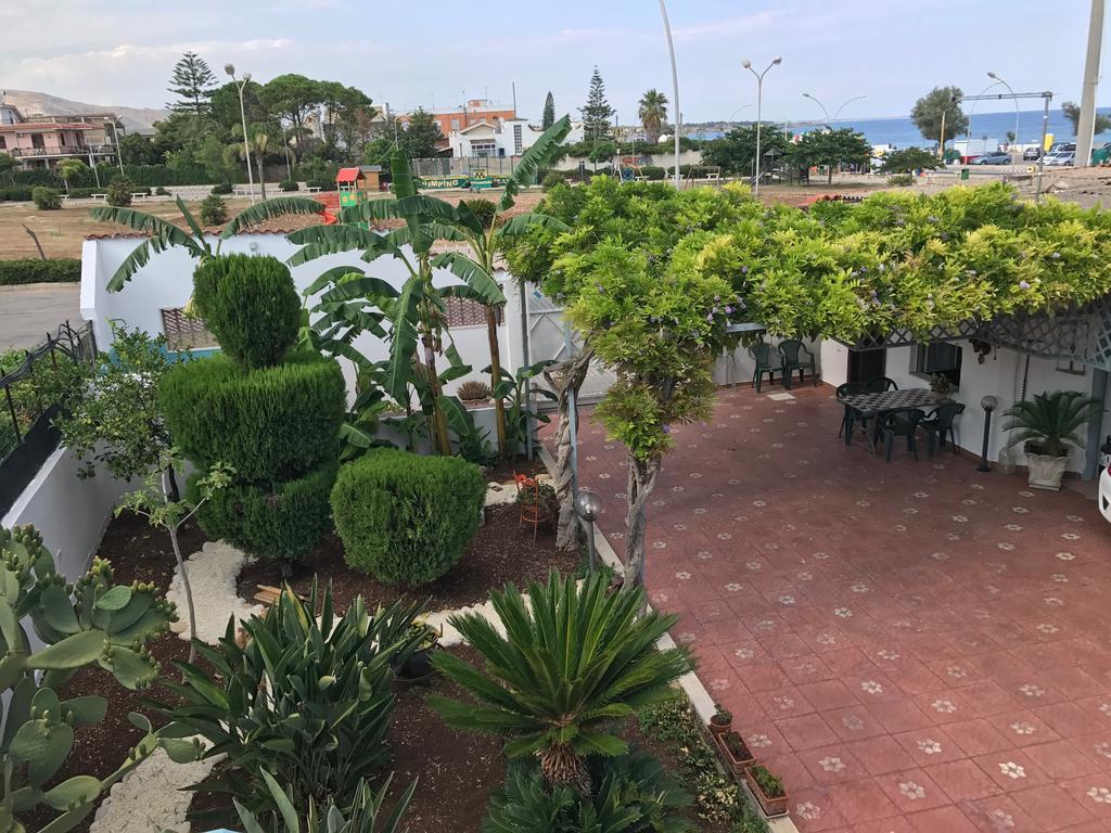 הוילה אבולה Casa Vacanze Robinson מראה חיצוני תמונה