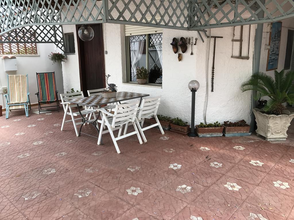 הוילה אבולה Casa Vacanze Robinson מראה חיצוני תמונה