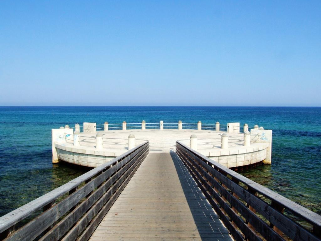 הוילה אבולה Casa Vacanze Robinson מראה חיצוני תמונה