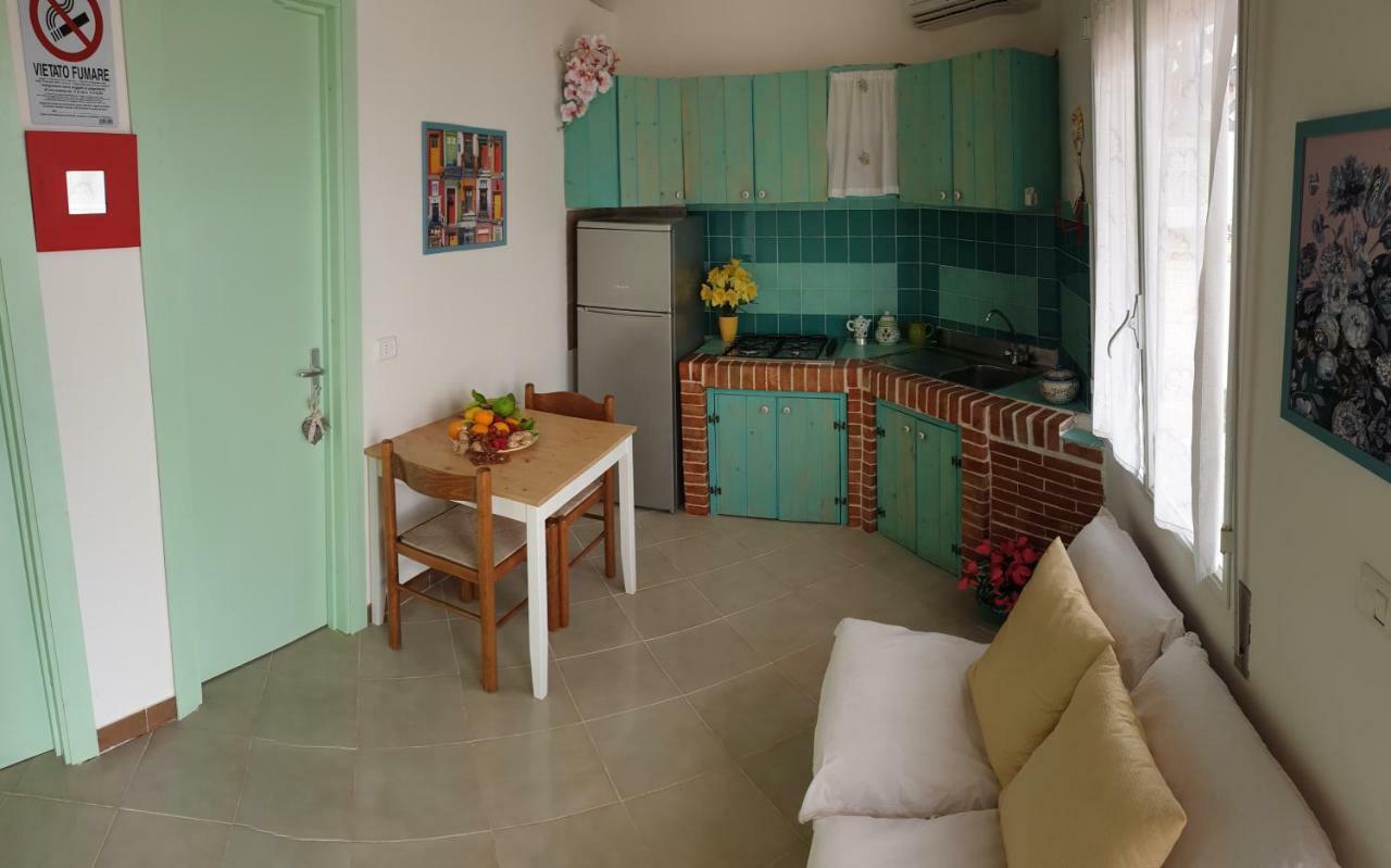הוילה אבולה Casa Vacanze Robinson מראה חיצוני תמונה