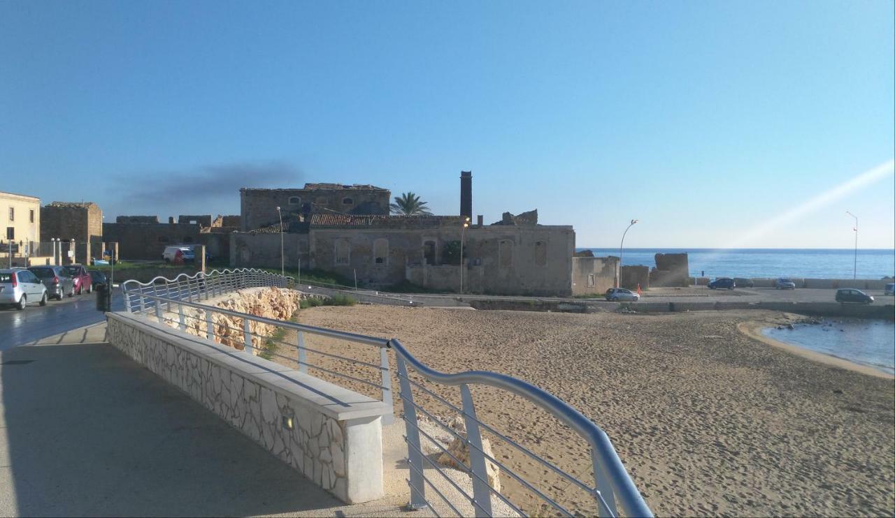 הוילה אבולה Casa Vacanze Robinson מראה חיצוני תמונה